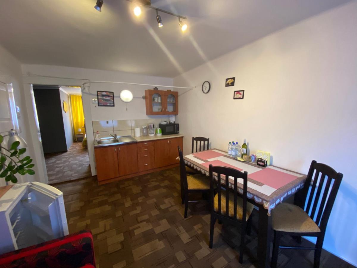Pod Nachodskym Zamkem Apartman Kültér fotó