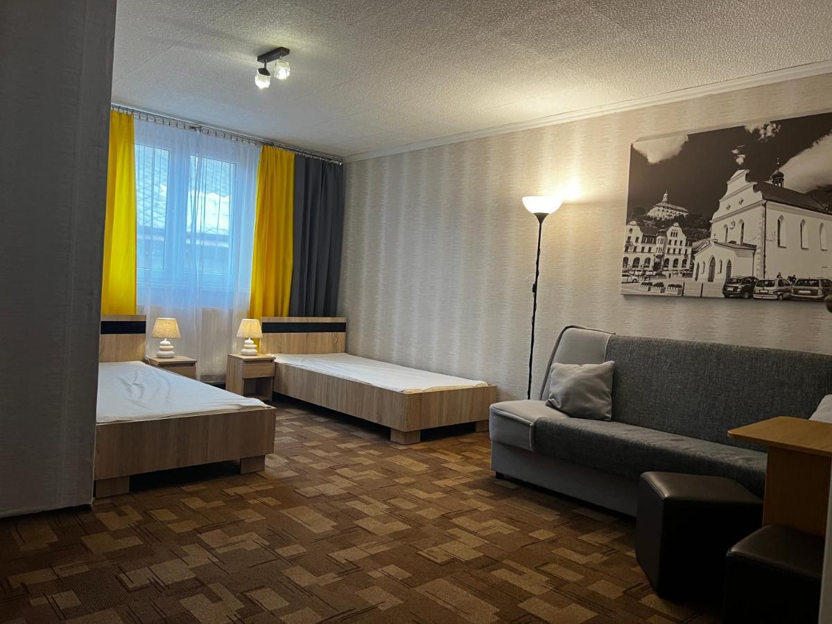 Pod Nachodskym Zamkem Apartman Kültér fotó