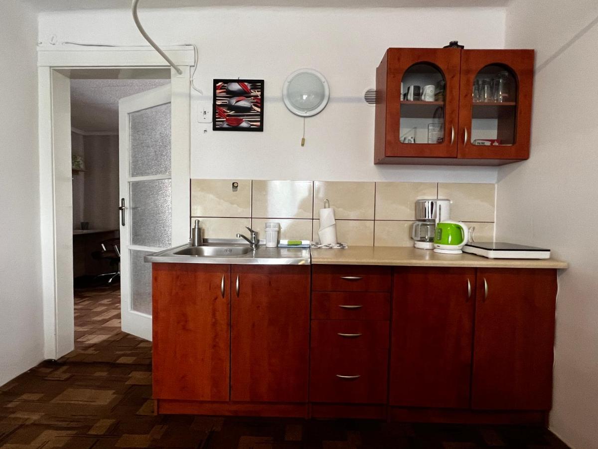 Pod Nachodskym Zamkem Apartman Kültér fotó
