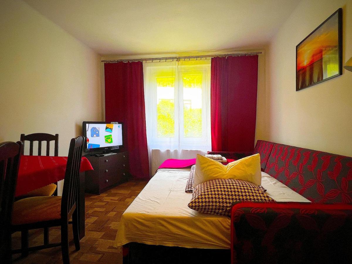 Pod Nachodskym Zamkem Apartman Kültér fotó