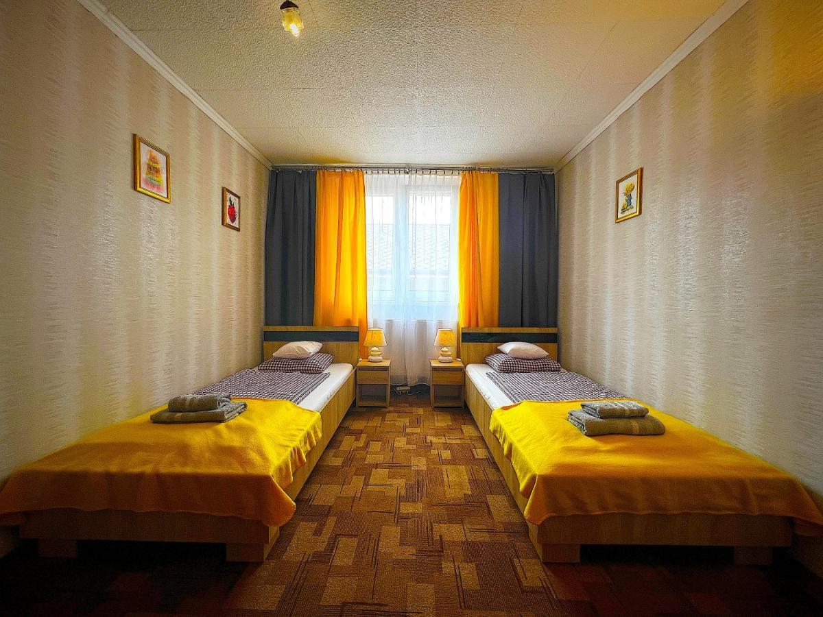 Pod Nachodskym Zamkem Apartman Kültér fotó
