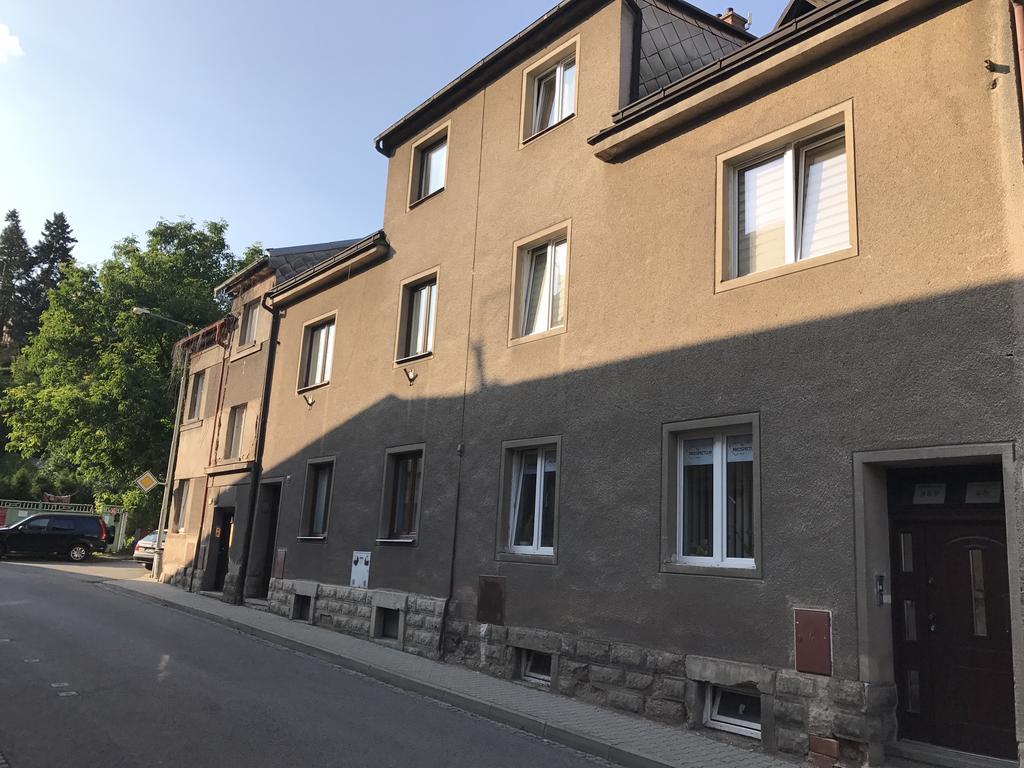 Pod Nachodskym Zamkem Apartman Kültér fotó